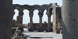 Säulenrund der Zvartnots-Kathedrale