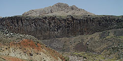 Basaltsäulen in Tal bei Bazargan