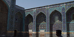 Innenhof der Shaikh Safi Moschee