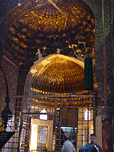Innenraum der Grab-Moschee Ardabil