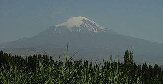 Ansicht des Berges Ararat von Iğdir aus
